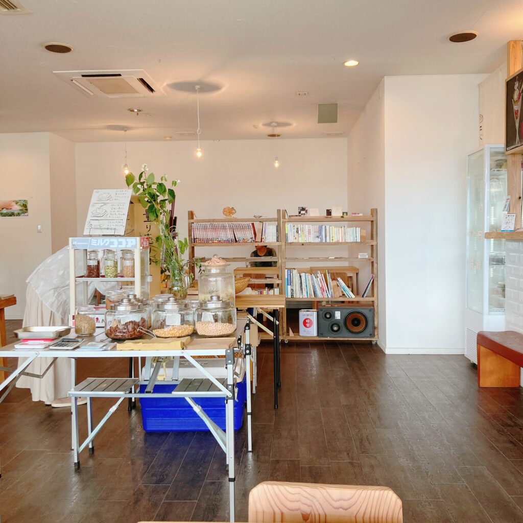 喫茶piricaの店内