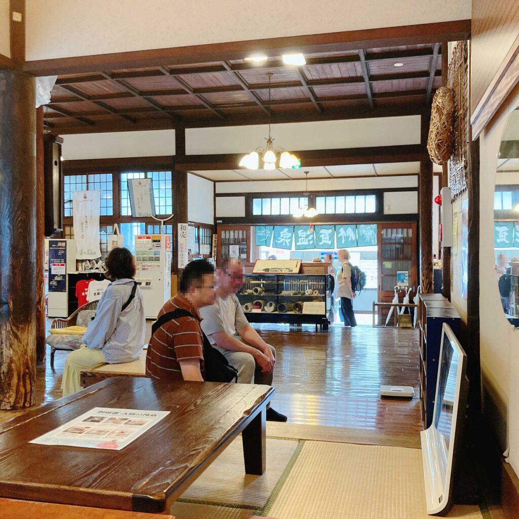 竹瓦温泉の内観